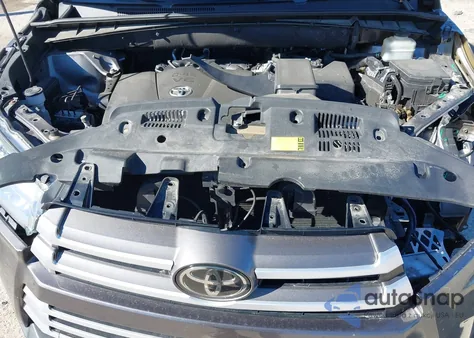 2018 Toyota Highlander Le Plus from USA, damaged, VIN 5TDBZRFH2JS497437